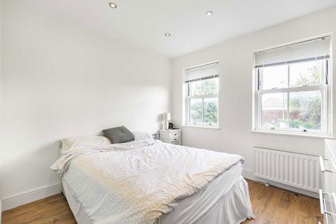 1 bedroom flat for sale, Norcutt Road, Twickenham TW2