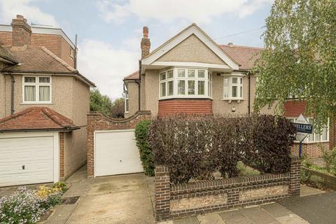 3 bedroom house for sale, Montrose Avenue, Whitton TW2