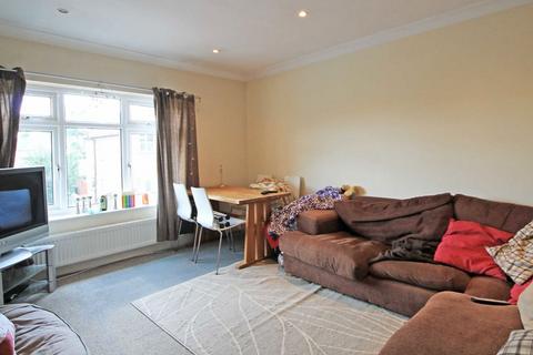 2 bedroom flat to rent, Colne Road, Twickenham TW2