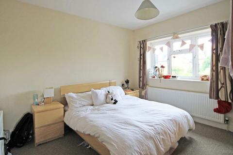 2 bedroom flat to rent, Colne Road, Twickenham TW2