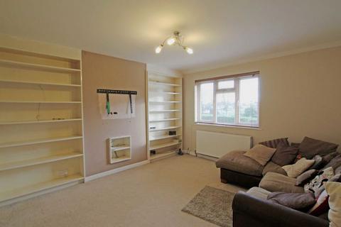 2 bedroom flat to rent, Talma Gardens, Twickenham TW2