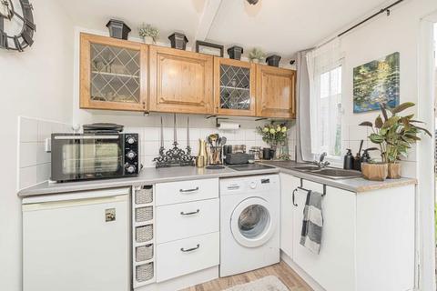 22 Butts Crescent, Hanworth, Feltham, TW13 6HQ