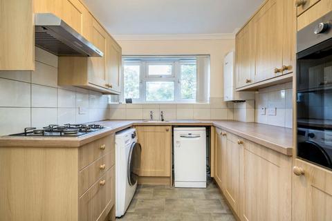 3 bedroom flat for sale, Haggard Road, Twickenham TW1