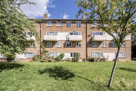 3 bedroom flat for sale, Haggard Road, Twickenham TW1