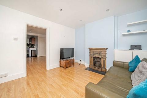 2 bedroom house to rent, Rutland Road, Twickenham TW2