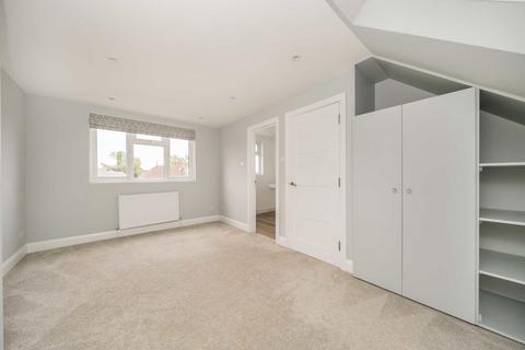 4 bedroom house for sale, Devon Avenue, Twickenham TW2