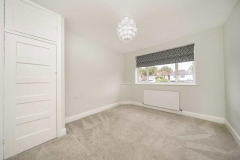 4 bedroom house for sale, Devon Avenue, Twickenham TW2