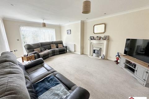 4 bedroom detached house for sale, Ystradfellte Road, Pont Nedd Fechan, West Glamorgan. SA11 5UW