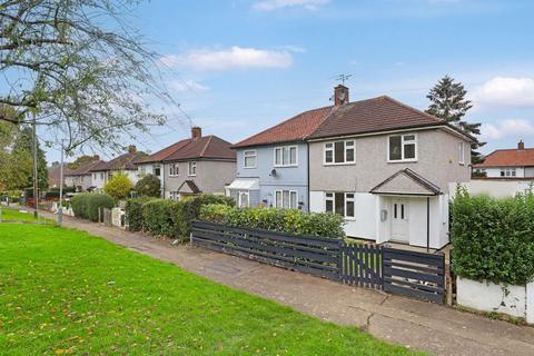 3 bedroom house to rent, Goldingham Avenue, Loughton IG10