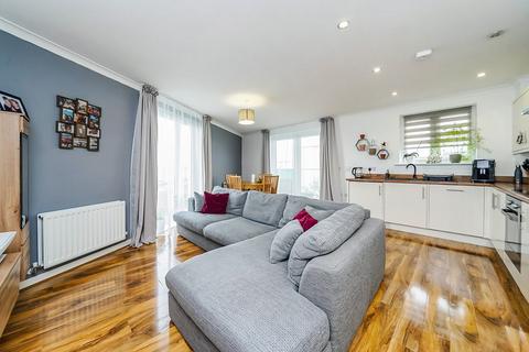 Flat 404, Leslie Hitchcock House, 21 Minter Road, Barking, IG11 0TH