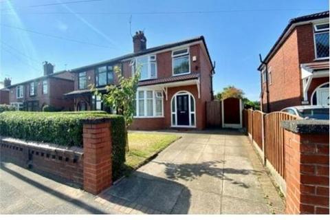 3 bedroom semi-detached house to rent, Nuthurst Road, Manchester