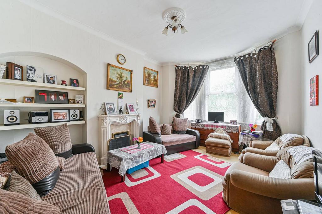 Brockley Rise, Forest Hill, London, SE23 2 bed flat for sale £400,000