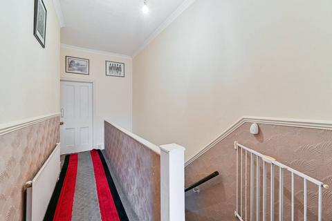 2 bedroom flat for sale, Brockley Rise, Forest Hill, London, SE23