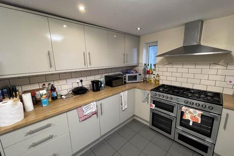 7 bedroom terraced house to rent, Mackintosh Place, Roath, Cardiff