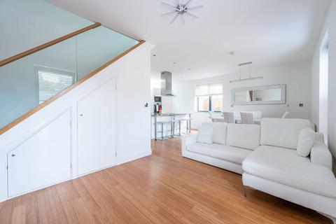 3 bedroom detached house to rent, Brixton, Brixton, London, SE24