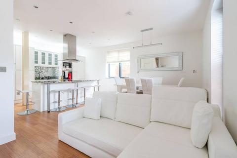 3 bedroom detached house to rent, Brixton, Brixton, London, SE24