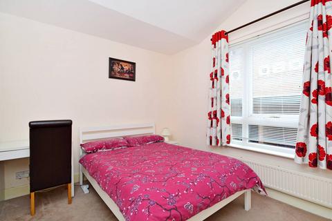 3 bedroom flat to rent, Alexandra Place, South Hampstead, London, NW8