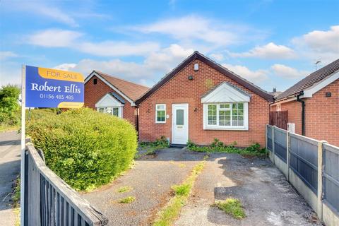 2 bedroom detached bungalow for sale, St. Andrews Close, Nottingham