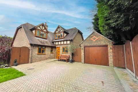 4 bedroom detached house for sale, Forge Lane, Shorne, DA12