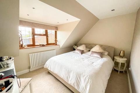 4 bedroom detached house for sale, Forge Lane, Shorne, DA12