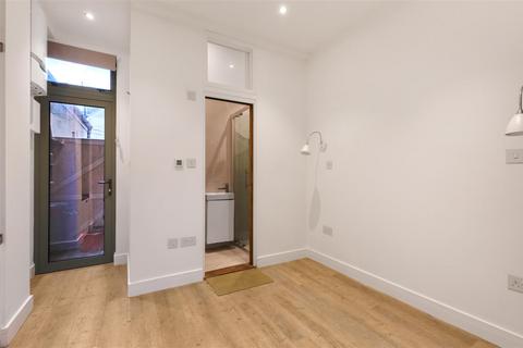 1 bedroom flat for sale, Kingston Road, Wimbledon SW19