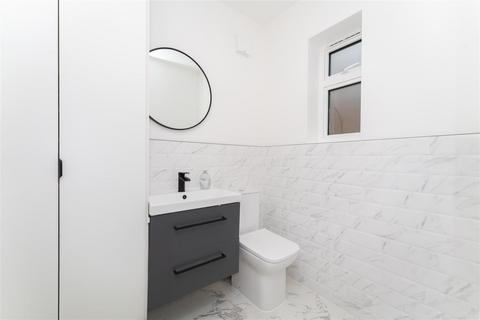 5 George Street, London, W7 3TA