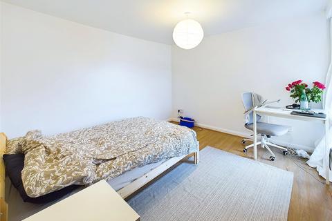 1 bedroom apartment to rent, Staines Road, Twickenham