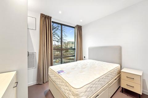 4 bedroom apartment to rent, Balfron Tower, St. Leonards Road, E14