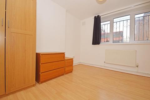 3 bedroom flat to rent, Canrobert Street, Bethnal Green, E2