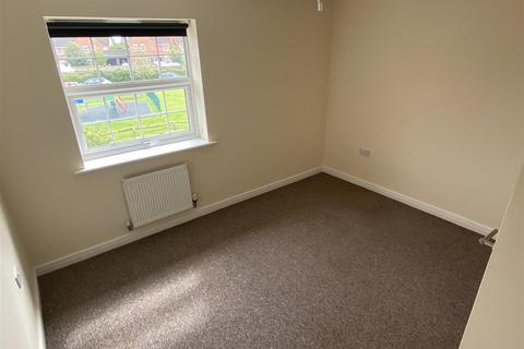 2 bedroom townhouse to rent, Carter Street, Howden