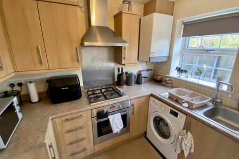 2 bedroom townhouse to rent, Carter Street, Howden