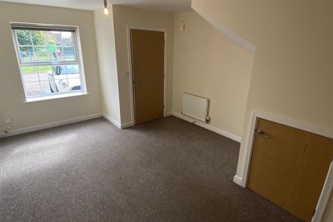 2 bedroom townhouse to rent, Carter Street, Howden