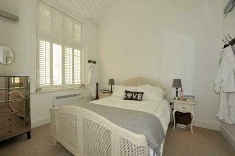 2 bedroom apartment to rent, Tudor Court, The Galleries, Brentwood