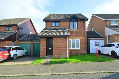 3 bedroom detached house for sale, CHAIN FREE * SANDOWN