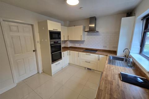 2 bedroom terraced house to rent, St Andrews Green, Kidderminster DY10