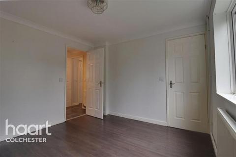 4 bedroom terraced house to rent, South Colchester