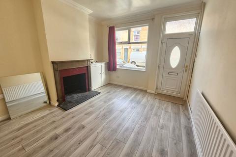 2 bedroom terraced house to rent, Bassett Street, Newfoundpool, Leicester LE3