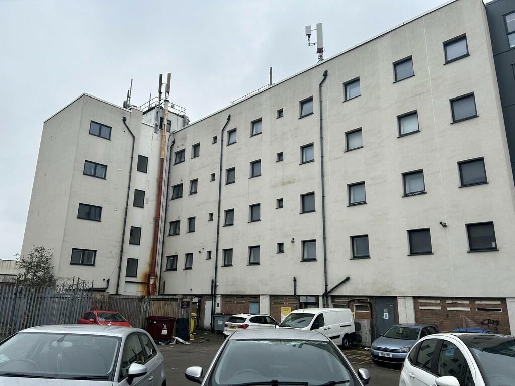 Hide Street, StokeonTrent... Studio for sale £30,000