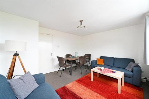 50 Burns Drive, Dronfield, S18 1NJ