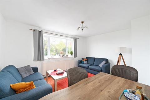 50 Burns Drive, Dronfield, S18 1NJ