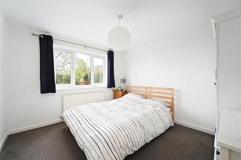 50 Burns Drive, Dronfield, S18 1NJ