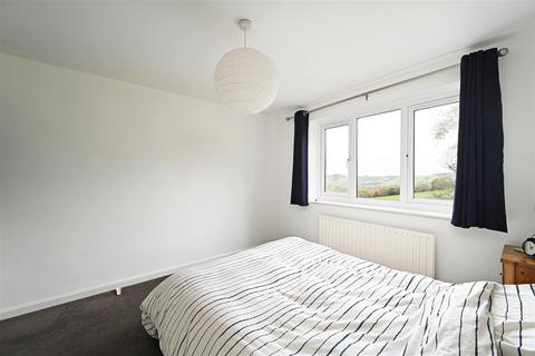 50 Burns Drive, Dronfield, S18 1NJ