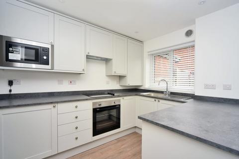 1 bedroom house to rent, Bishop Fox Way, West Molesey