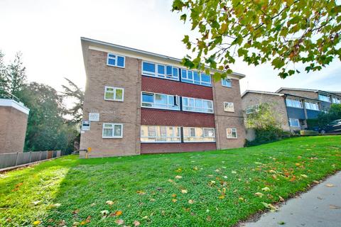 2 bedroom apartment to rent, Warham Road, South Croydon CR2