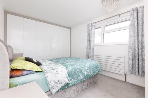 30 Austen Paths, Stevenage, SG2 0NR