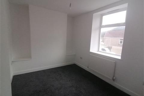 3 bedroom terraced house to rent, Castle Street, Cwmparc,