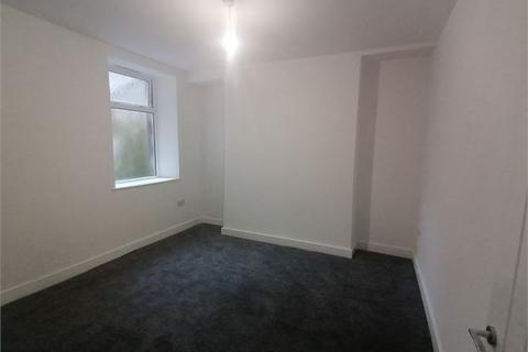 3 bedroom terraced house to rent, Castle Street, Cwmparc,