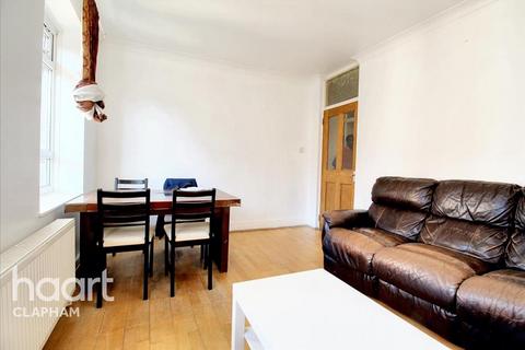 3 bedroom flat to rent, Whites Square, SW4