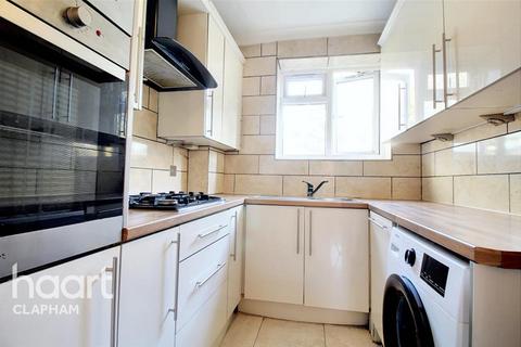 3 bedroom flat to rent, Whites Square, SW4