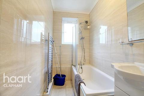 3 bedroom flat to rent, Whites Square, SW4